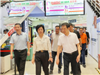 泉州市人大常委會(huì)黨組副書記、副主任、誠(chéng)信促進(jìn)會(huì)會(huì)長(zhǎng)黃陽(yáng)春等一行蒞臨中閩百匯涂門店調(diào)研誠(chéng)信建設(shè)工作